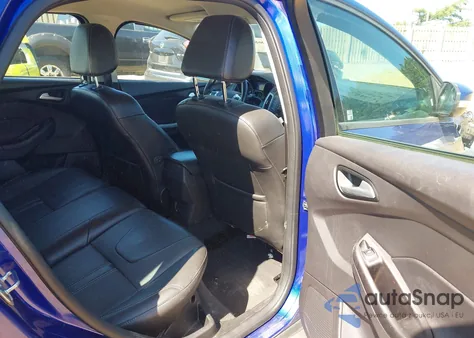 2014 Ford Focus Se z USA, uszkodzony, nr VIN 1FADP3K27EL455145